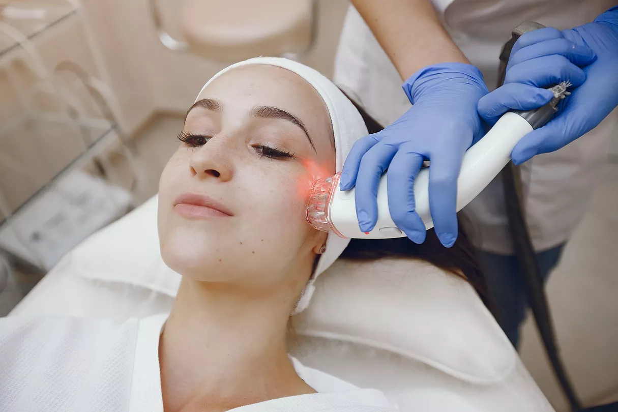 woman cosmetology studio laser hair removal 1.jpg